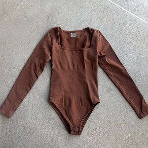Long-Sleeve Square Neck Bodysuit in Brown